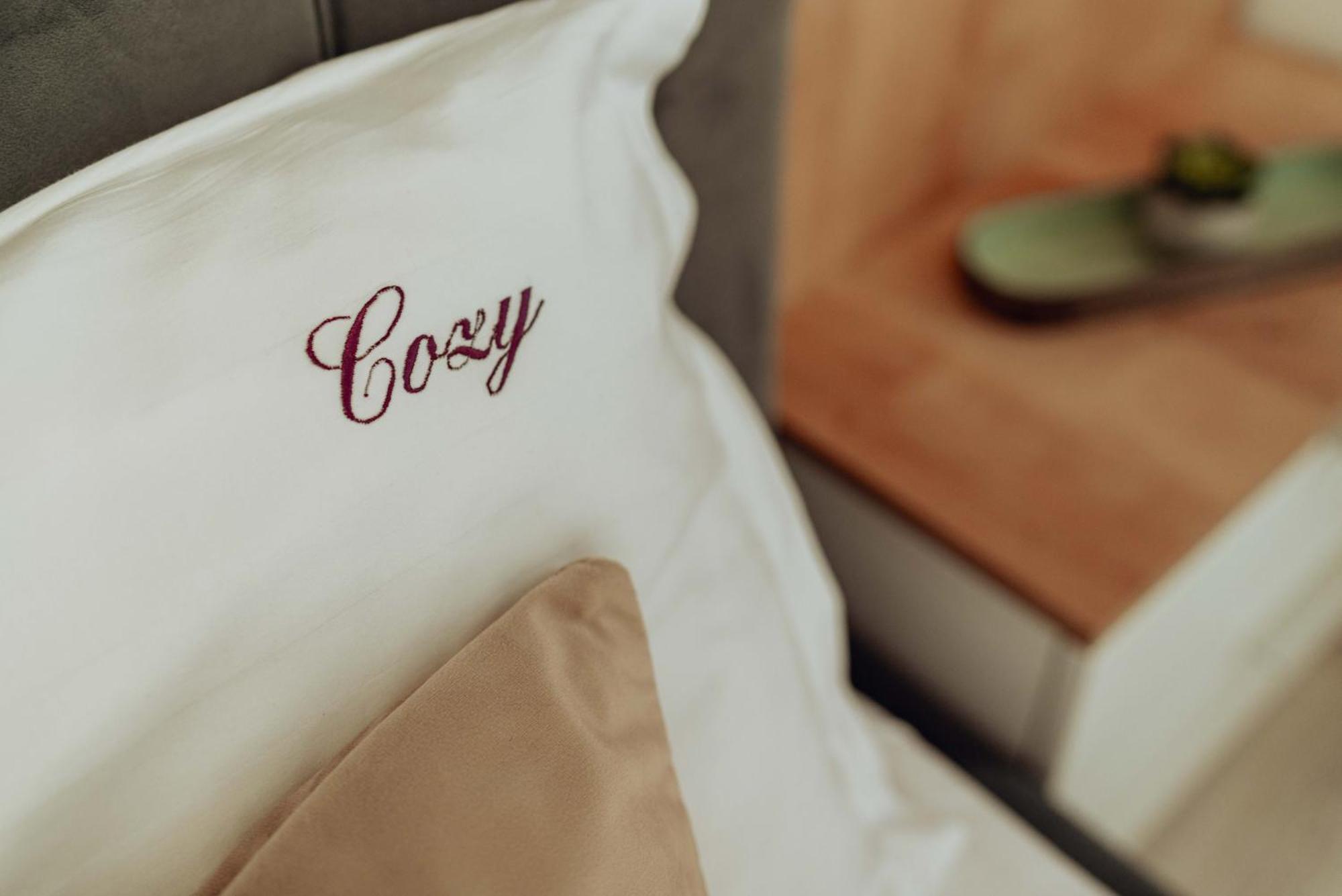 Cozy Apartments - One Residence Iasi Ngoại thất bức ảnh