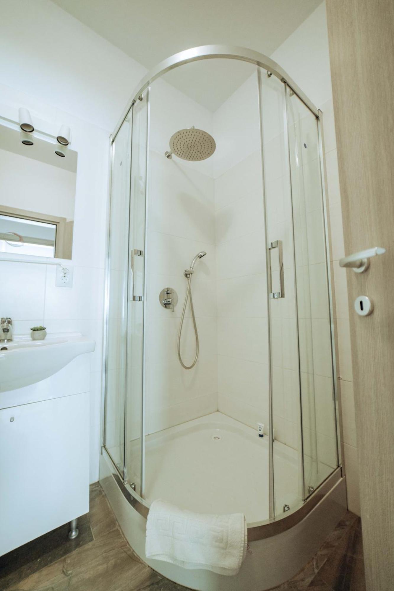 Cozy Apartments - One Residence Iasi Ngoại thất bức ảnh
